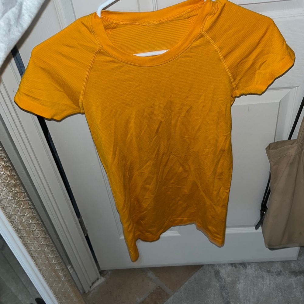 Lululemon swiftly tech short sleeve